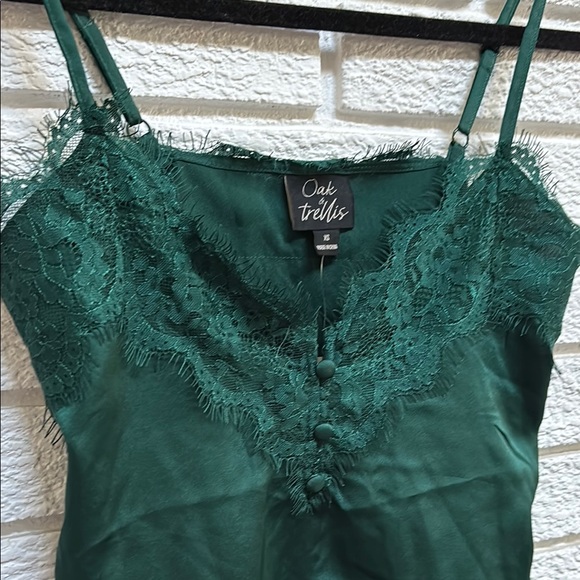 NWT Emerald Green Lace Trim Cami Top - Picture 3 of 5